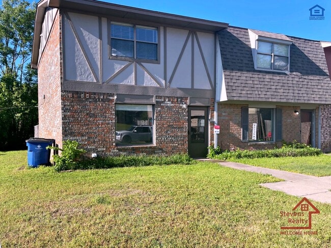 Building Photo - 2614 Martin Ln