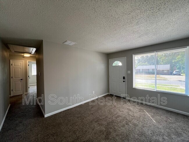 Foto del edificio - 3322 Formosa Rd