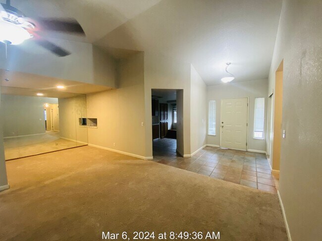 Building Photo - Quaint 3 Bedroom in Laguna West