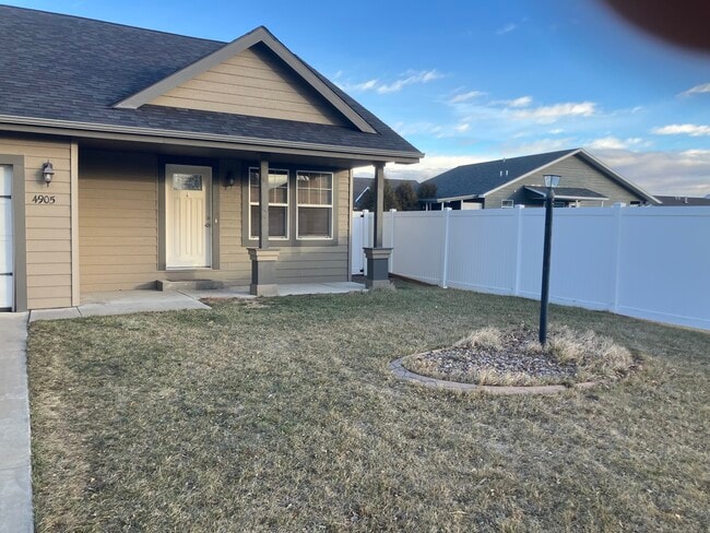 Building Photo - 4905 7th Ave N