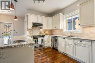 Building Photo - 5308 Upper Mission Dr Building Photo - 5308 Upper Mission Dr