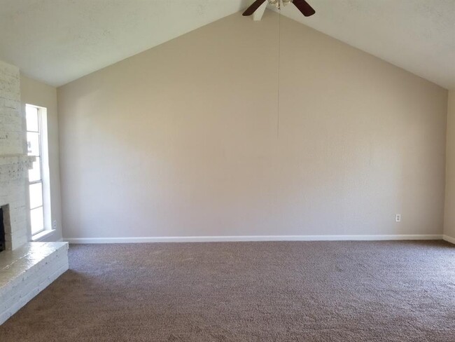 Building Photo - 8710 Parkway Forest Dr
