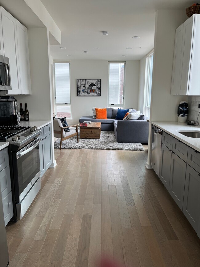Kitchen - 162 W Norris Street