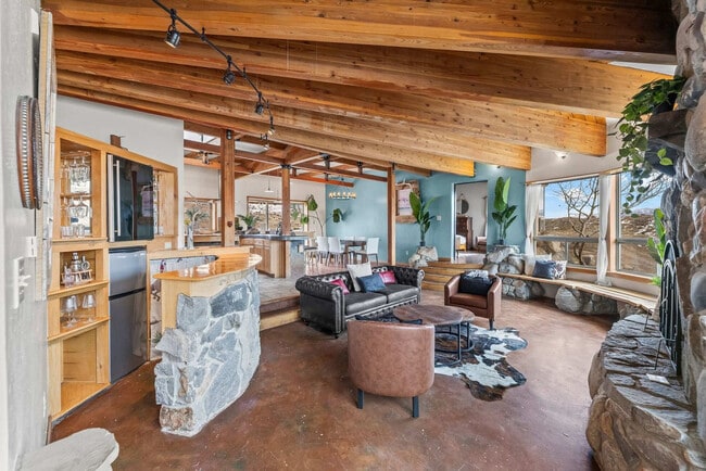 Building Photo - 84 Arcturus Dr