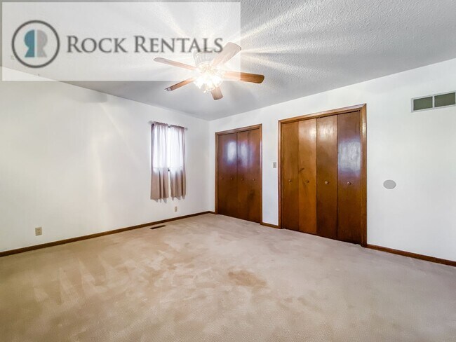 Foto del edificio - 2 Bed 2 Bath Duplex with Full Basement