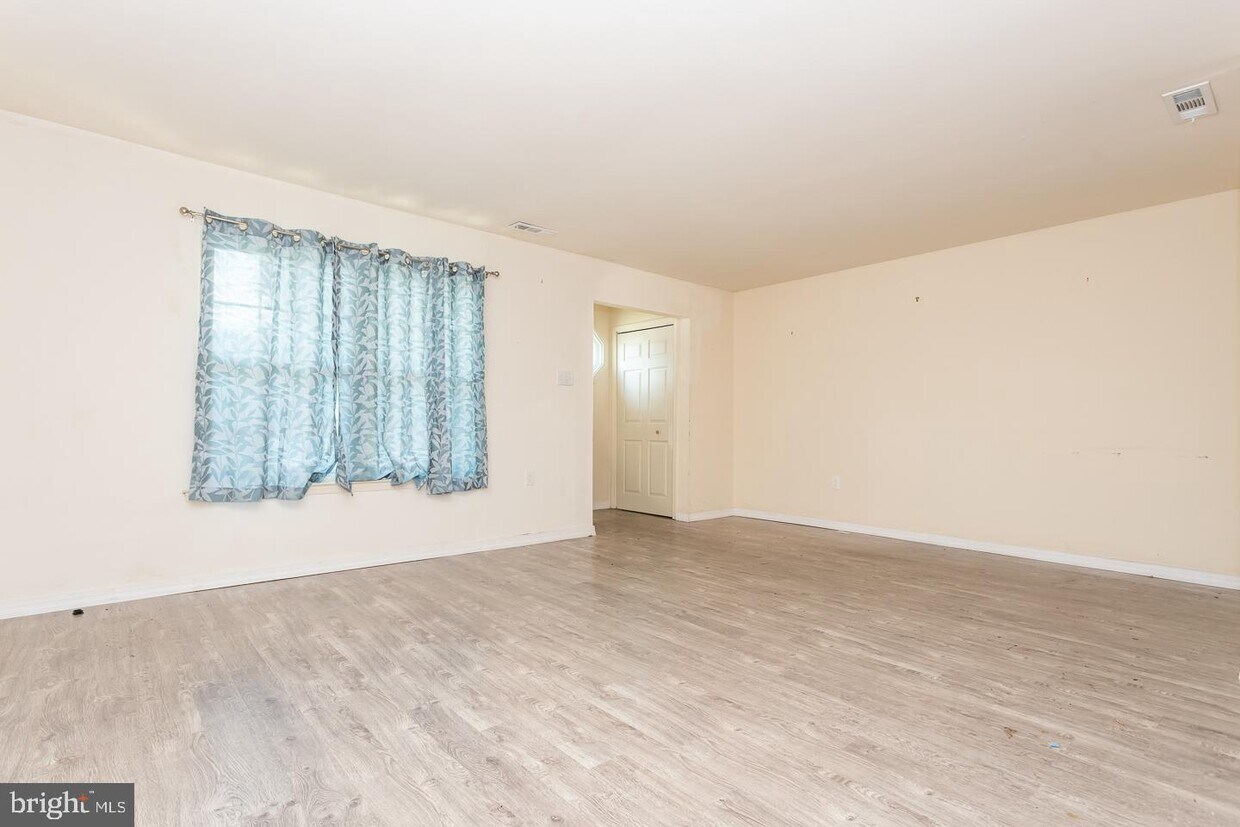Foto principal - 2545 Dupont St