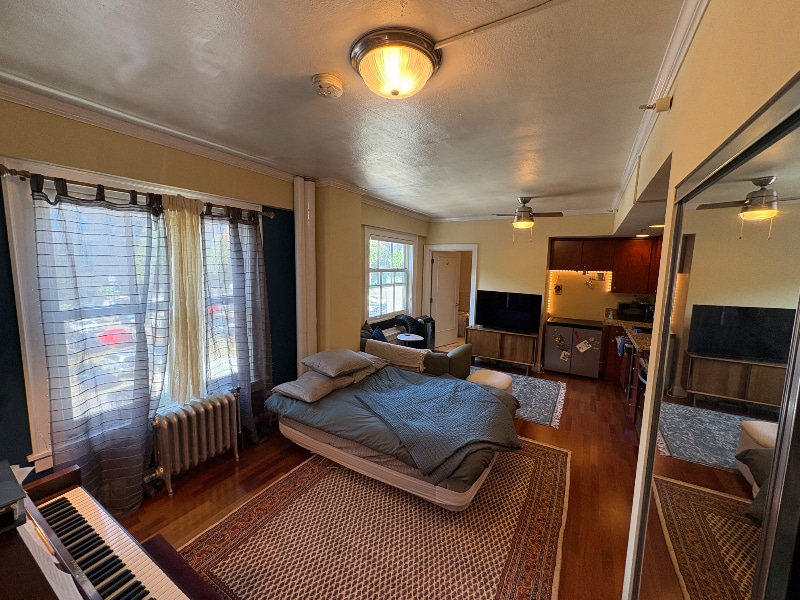 Primary Photo - 1005 SW Park Ave