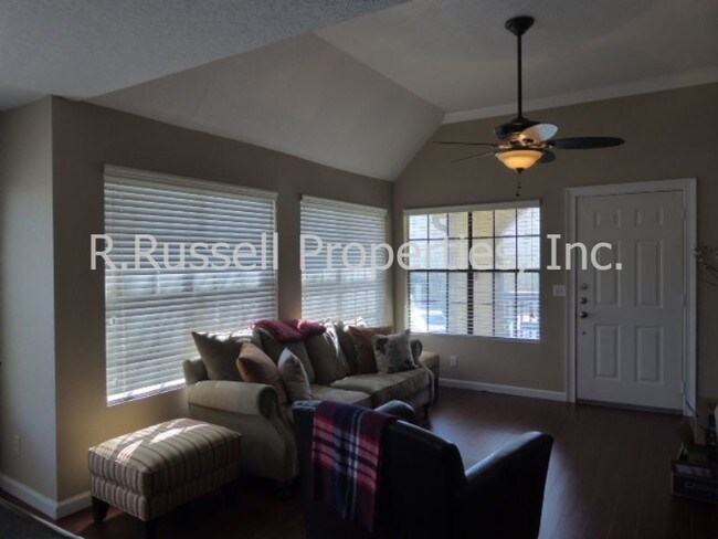 Building Photo - 351 Lone Hill Dr
