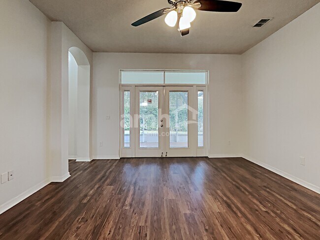 Building Photo - 623 Horseman Drive