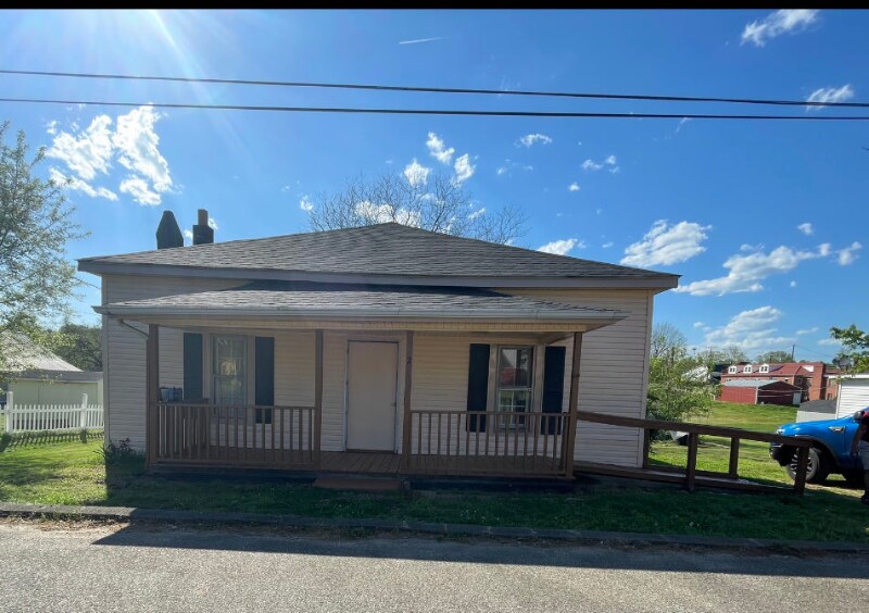 Foto principal - 213 Cline St