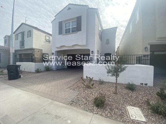 Building Photo - 269 E Hackberry Pl