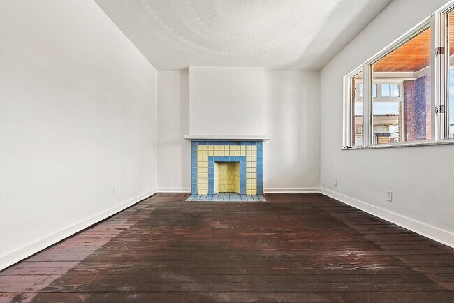 Foto del edificio - Remodeled 2 bedroom with backyard