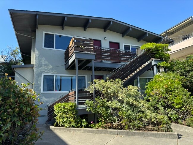 Building Photo - 2113 Rose St