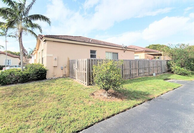 Building Photo - 21460 SW 90th Ct