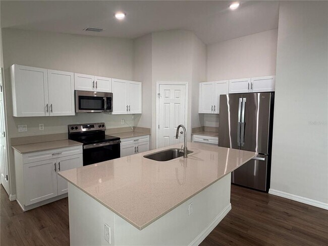 Foto del edificio - 1563 Ellesmere Ave