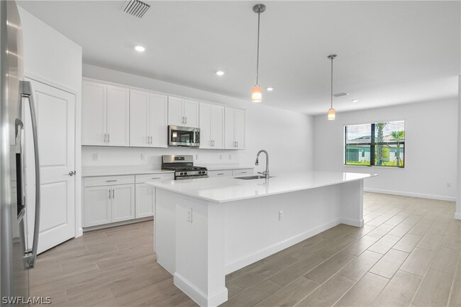 Building Photo - 20253 KIngmont Dr