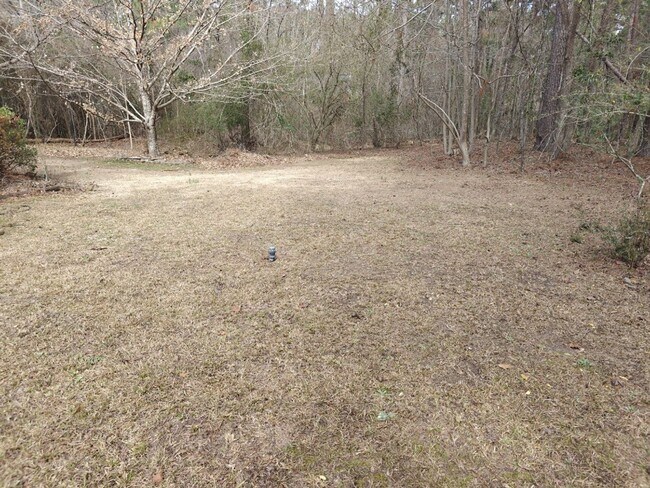 Foto del edificio - Charming 3-bedroom, 2-bath home with Garag...