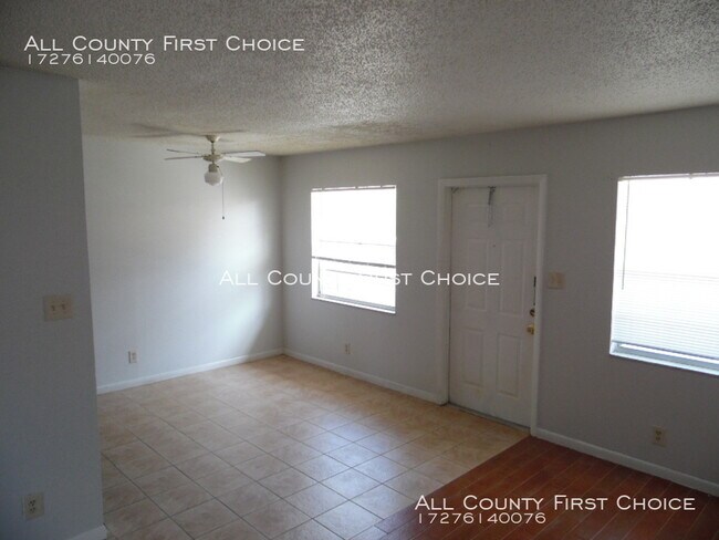 Building Photo - 460 93rd Ave N
