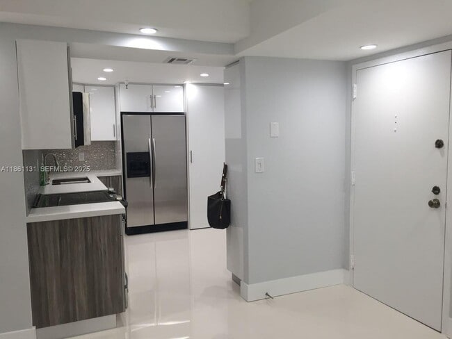 Building Photo - 210 174th St