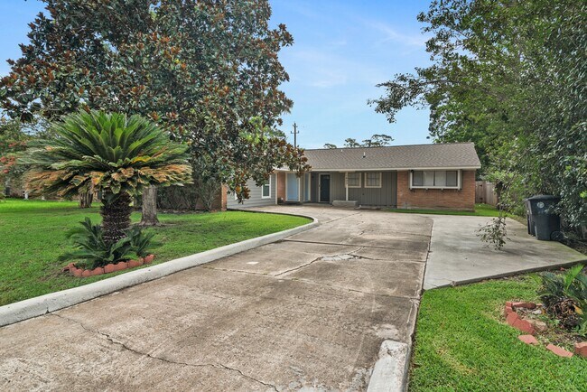 Building Photo - 1622 Hollow Hook Rd