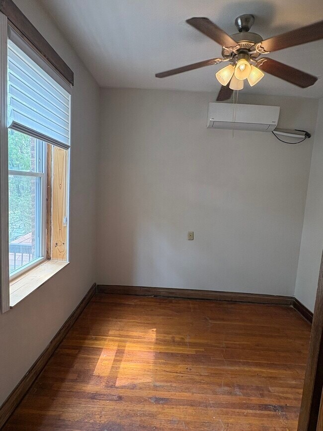 Foto del edificio - 4418 W Deming Pl