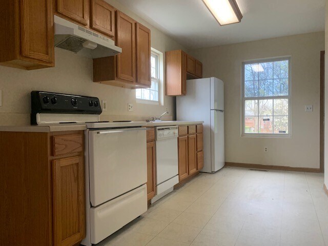 Foto del edificio - 7233 Bernard Ave