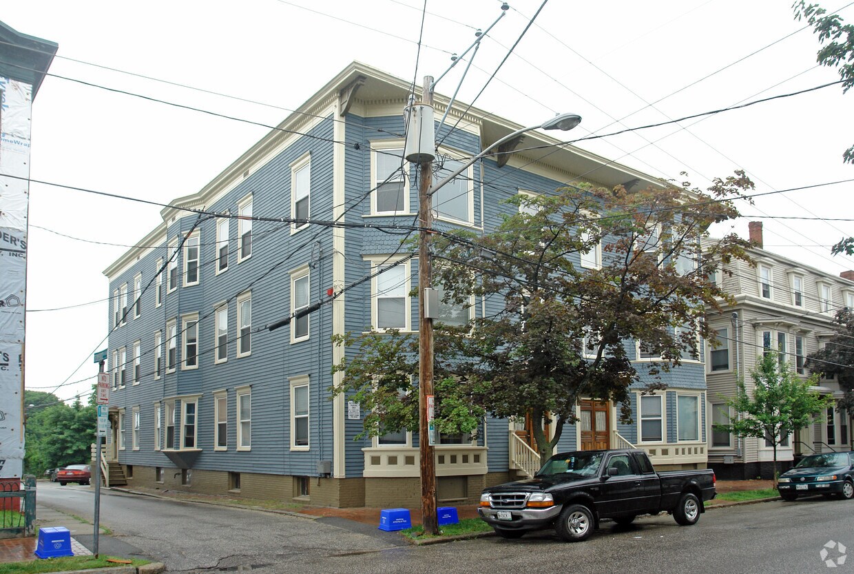 Primary Photo - 285 Brackett St