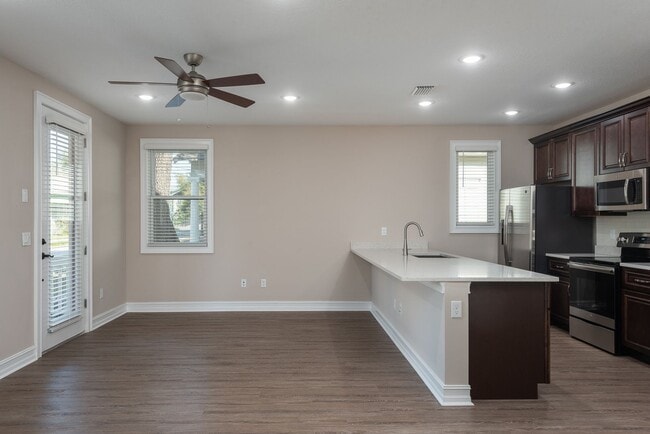 Foto del edificio - 3 Bedroom Duplex for Rent in Tampa!