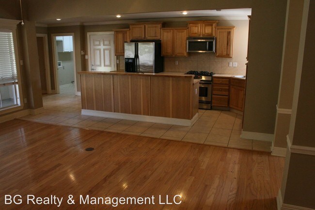 Foto del edificio - 624 Southlake Cir