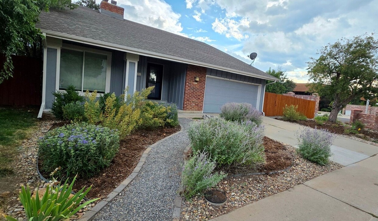 Foto principal - 12250 E Bates Cir