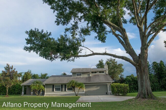 Foto del edificio - 5 br, 3 bath House - 6748 Whispering Pines...