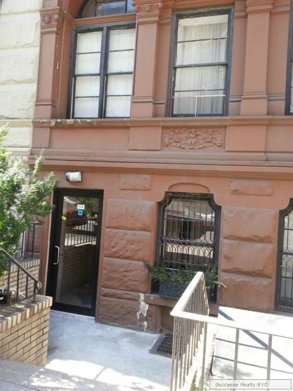 Building Photo - 114 W 74th St