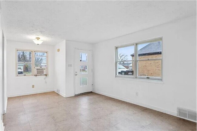 Foto del edificio - 3929 Fulton Ave