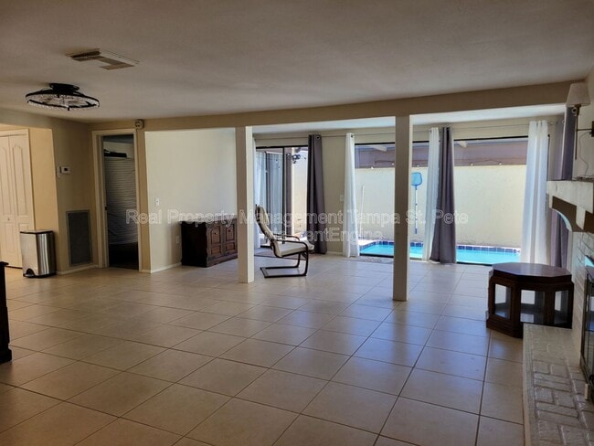 Foto del edificio - 12231 Magnolia Grove Ln