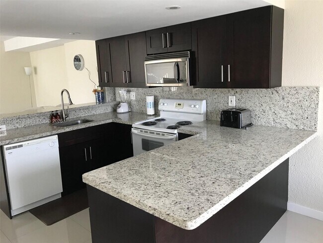 Building Photo - 15450 SW 85th Terrace