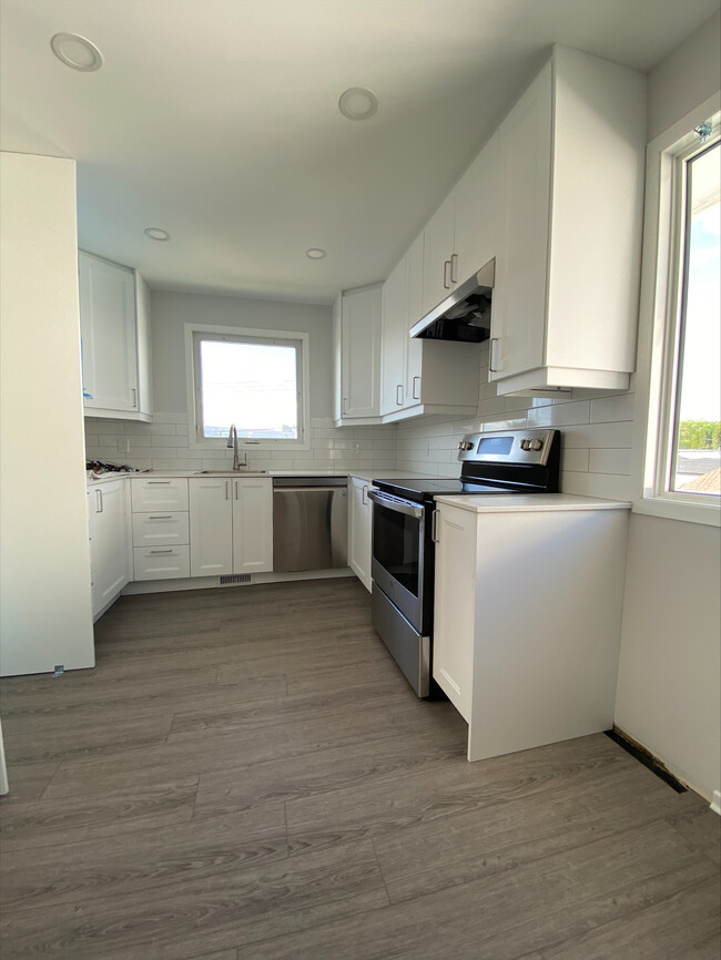 Building Photo - 469 Arnold Av
