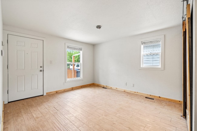 Foto del edificio - 514 E 1st St