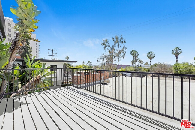 Building Photo - 8907 Harratt St