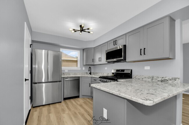 Building Photo - 541 Heritage Dr