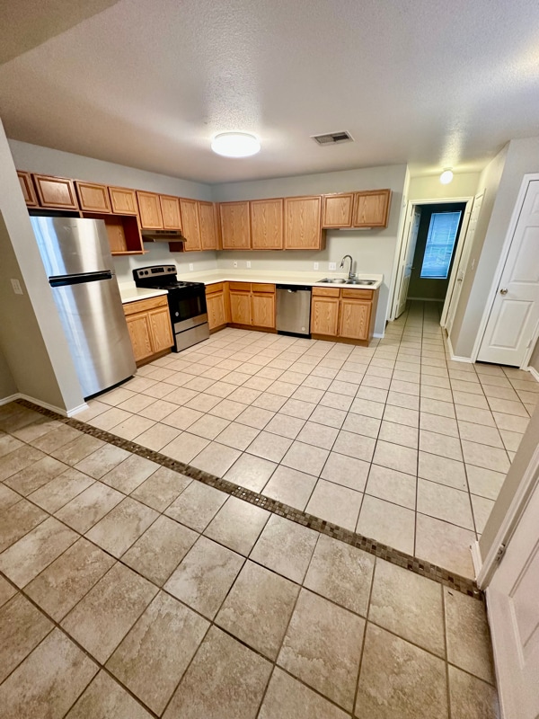 Foto del edificio - 15312 Kamary Ln