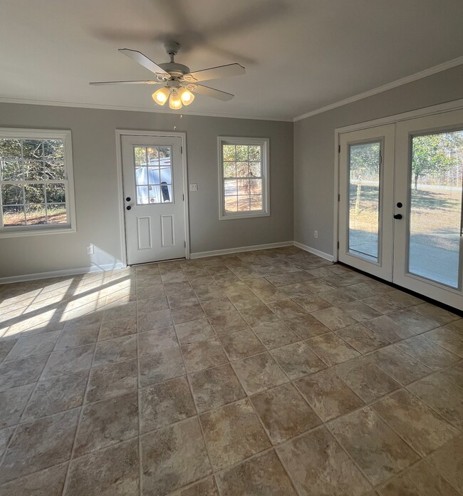 Foto del edificio - 551 Fountain Inn Rd