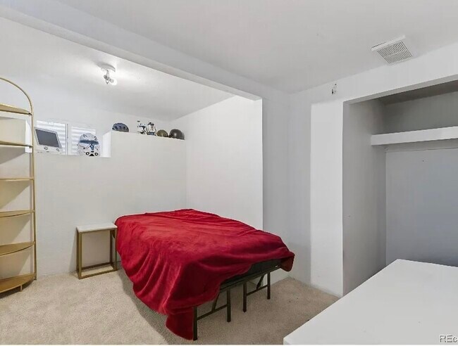 Foto del edificio - 307 E Oak St