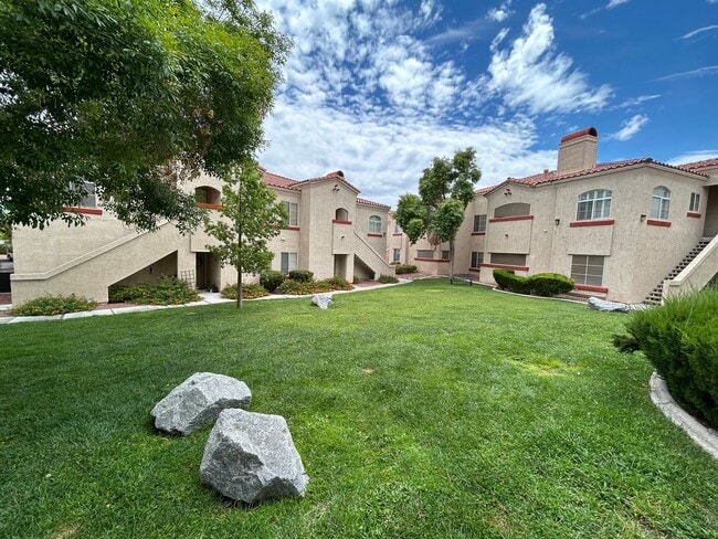 Building Photo - 525 Indian Princess Dr
