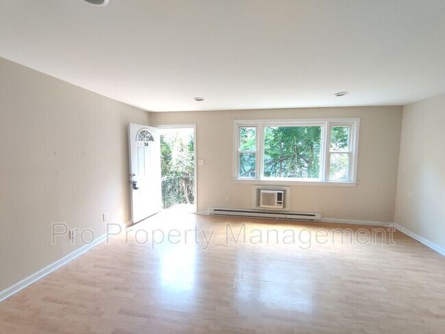 Building Photo - 114 Buckridge Rd