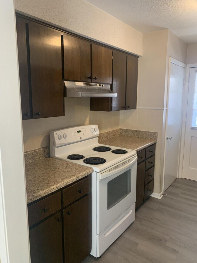 110 Country Club Dr Unit 110, Niceville, FL 32578 Condo for Rent in