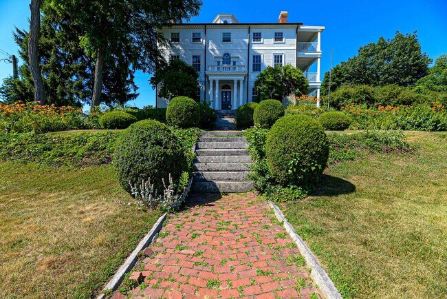 Foto del edificio - 525 Maplewood Ave