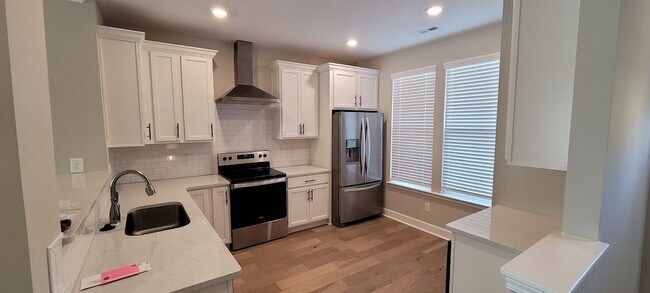 Foto del edificio - 1738 Park Terrace Ln