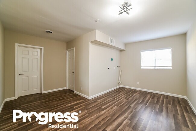 Foto del edificio - 9049 N 2nd Dr