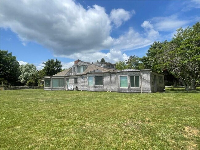 Building Photo - 502 Cards Pond Rd
