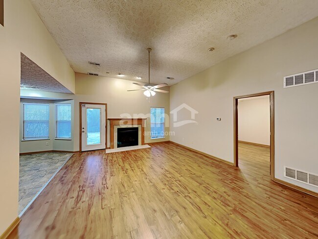 Foto del edificio - 2127 Staghorn Way